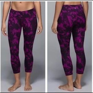 Lululemon purple and black crop leggings
